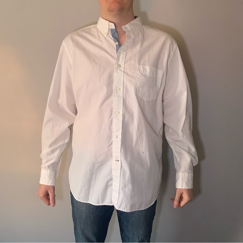 🌟 Nautica Men's White Casual Collar Button-Down Shirt - Size XL 🌟